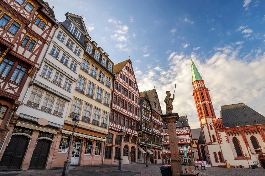 Một trong những trung tâm tài chính hàng đầu Châu Âu - Frankfurt 