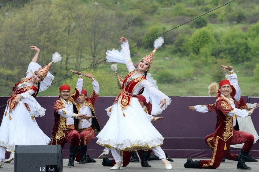 Lễ hội truyền thống đặc sắc trong tour du lịch Azerbaijan với 190 Travel