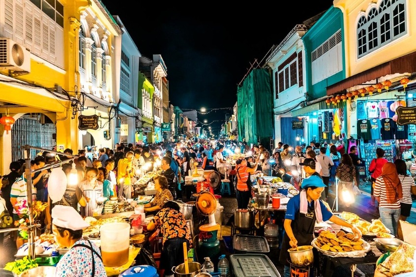 Du khách nên trả giá khi mua sắm tại các khu chợ xứ Chùa Vàng