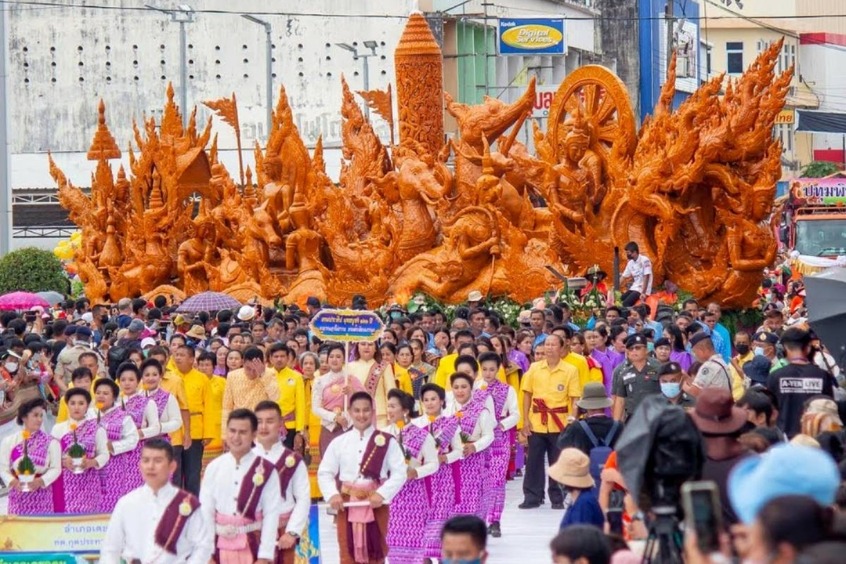 Lễ hội nến sáp Ubon - Tái hiện tích truyện nhà Phật