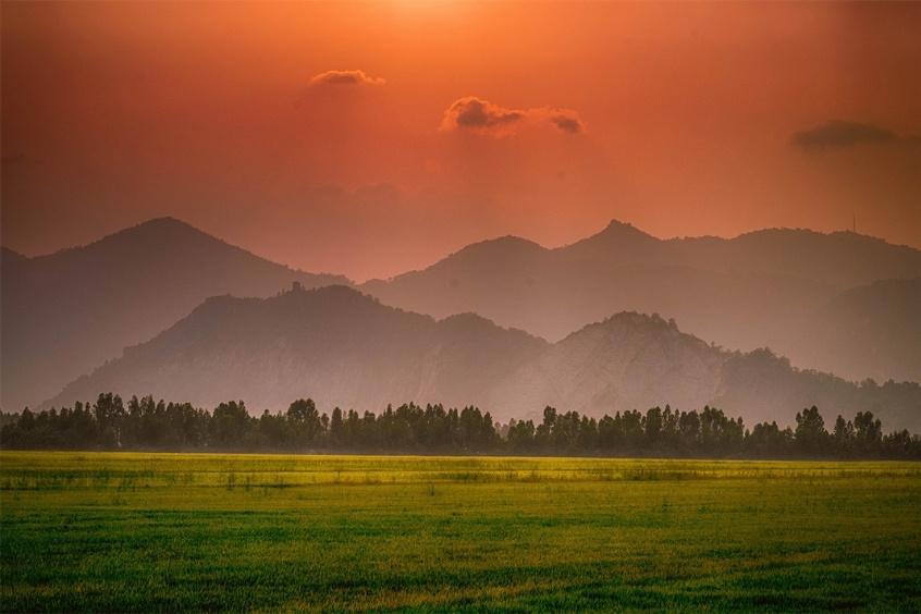 Hoàng hôn Núi Cấm