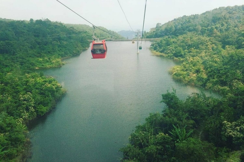 Cáp treo núi cấm