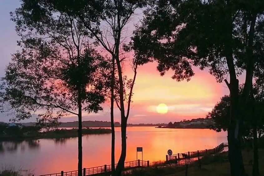 Hồ Tây Đắk Mil 